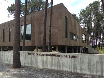 Buiten gevelkurk met isolerende façade kurk