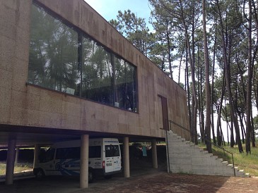 Buiten gevelkurk met isolerende façade kurk